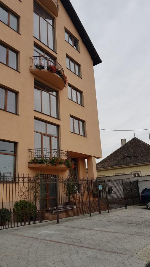 W&K " Centru Istoric Sibiu Hotel Екстериор снимка